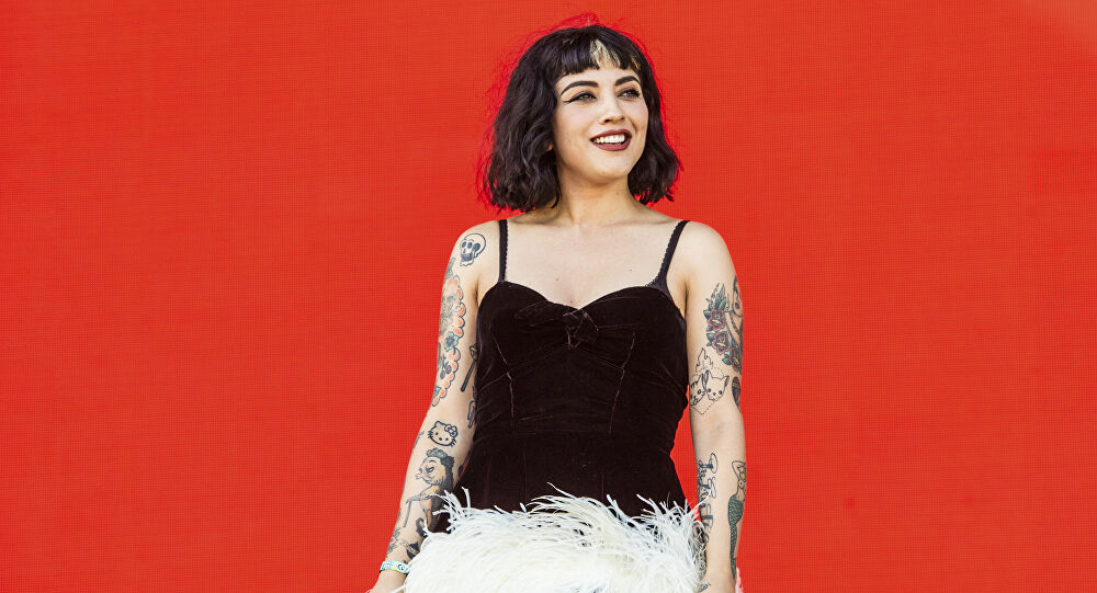 mon laferte portada